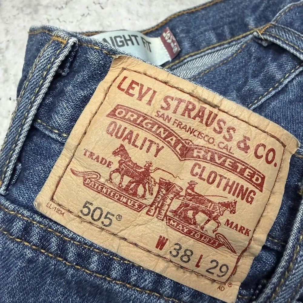 Vintage Y2K Levis 505 Jeans Mens 38x29 Med Wash Denim Straight Regular Fit USA